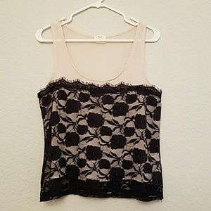 Cute summery lace top - like new